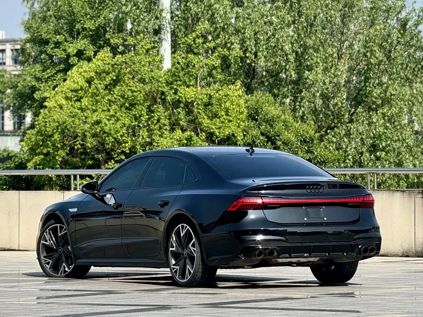 Audi A7L 2023 45 TFSI quattro S-line Black Warrior Edition фото 3