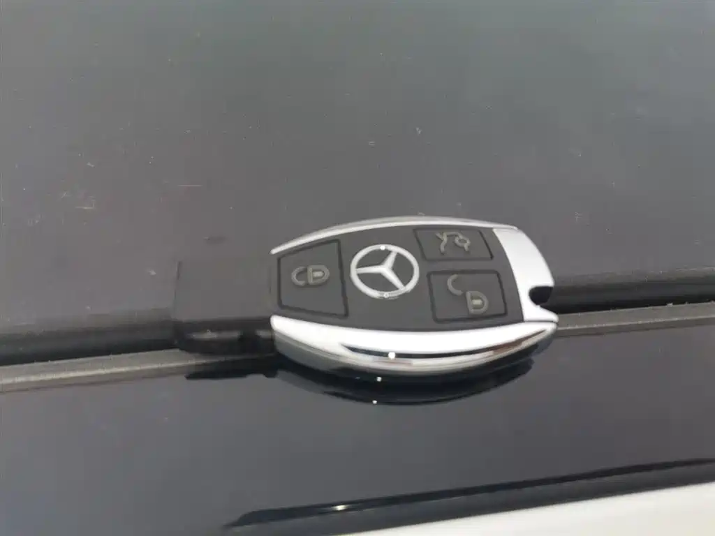 Mercedes-Benz C-Class 2016 2015 C 200 L 4MATIC