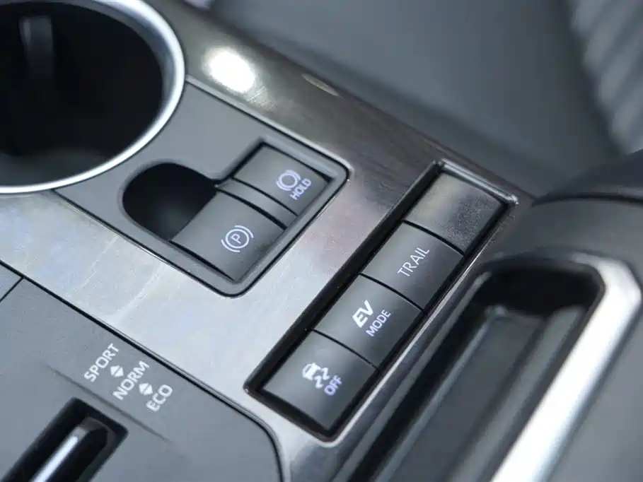 Toyota Crown Kluger 2022 2.5L HEV 4WD Premium Edition фото 11