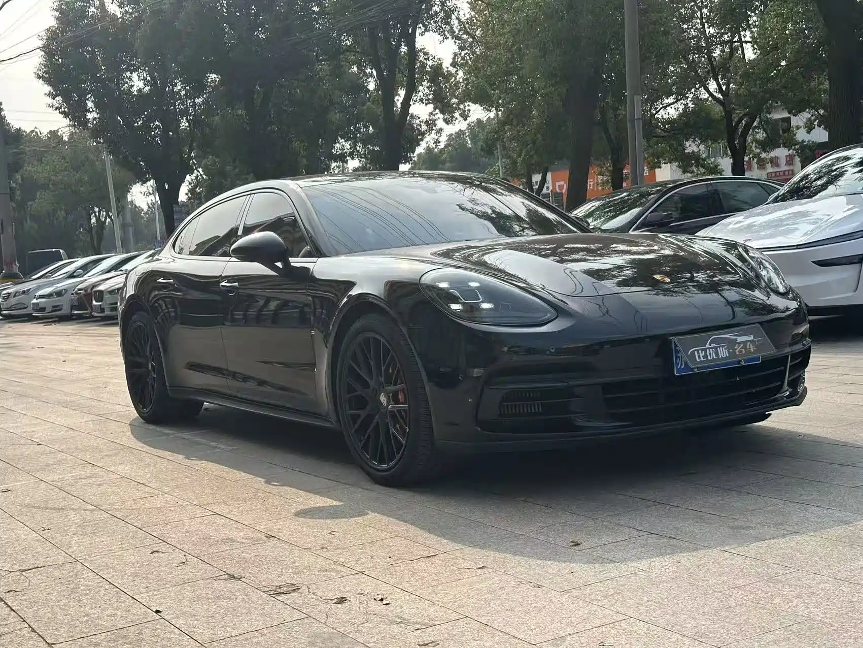 Photo 3 - Porsche Panamera