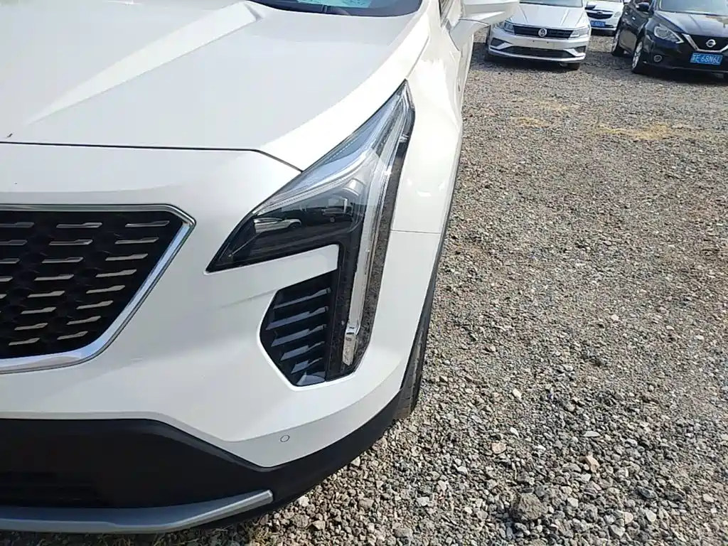 Cadillac XT4 2019 2018 28T FWD Leading Edition
