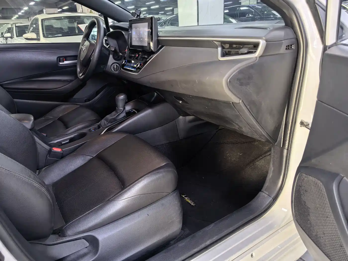 Toyota Levin 2021 TNGA 1.5L CVT Progressive Edition фото 8