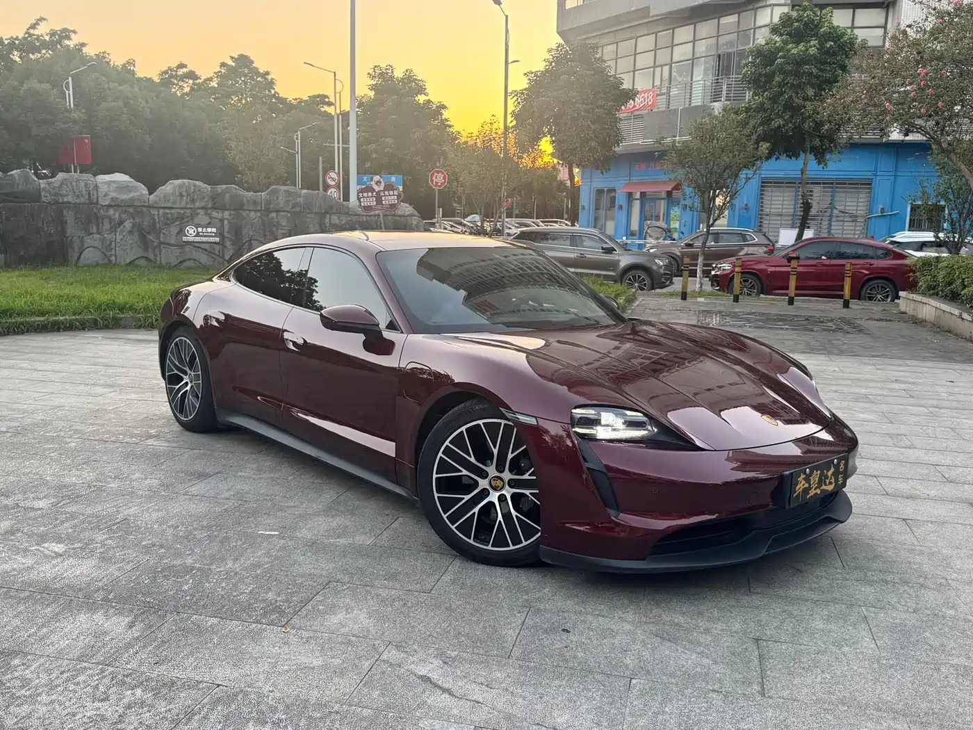Porsche Taycan 2021 2020 Taycan