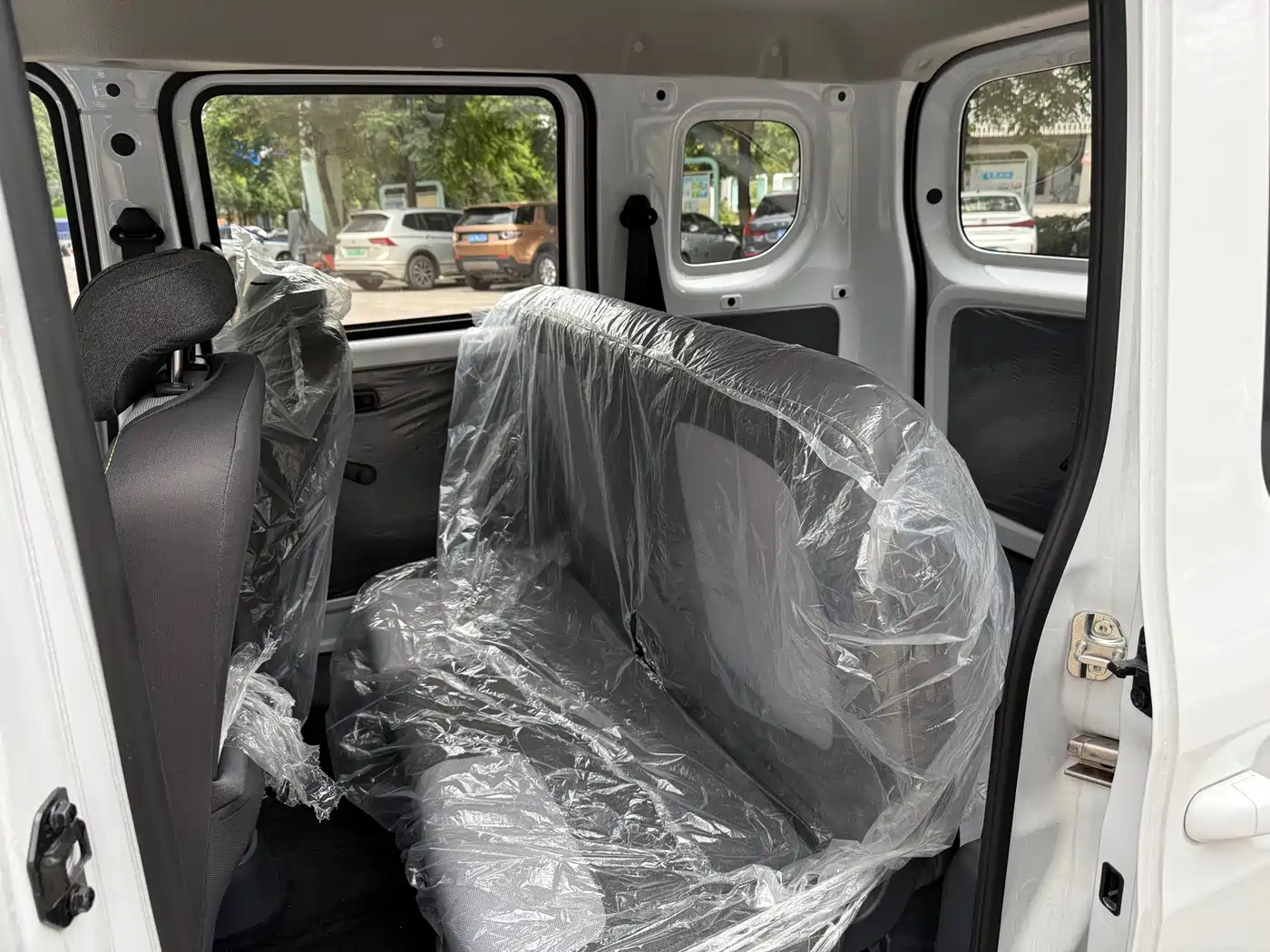 Wuling Motors Wuling Zhiguang NEV 2026 2025 Model 305km Base Version