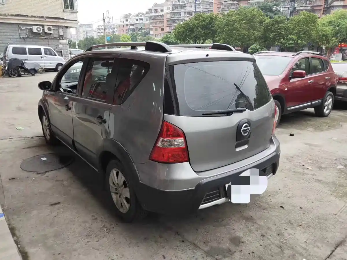 Nissan Livina 2014 2013 1.6XE CVT Comfort