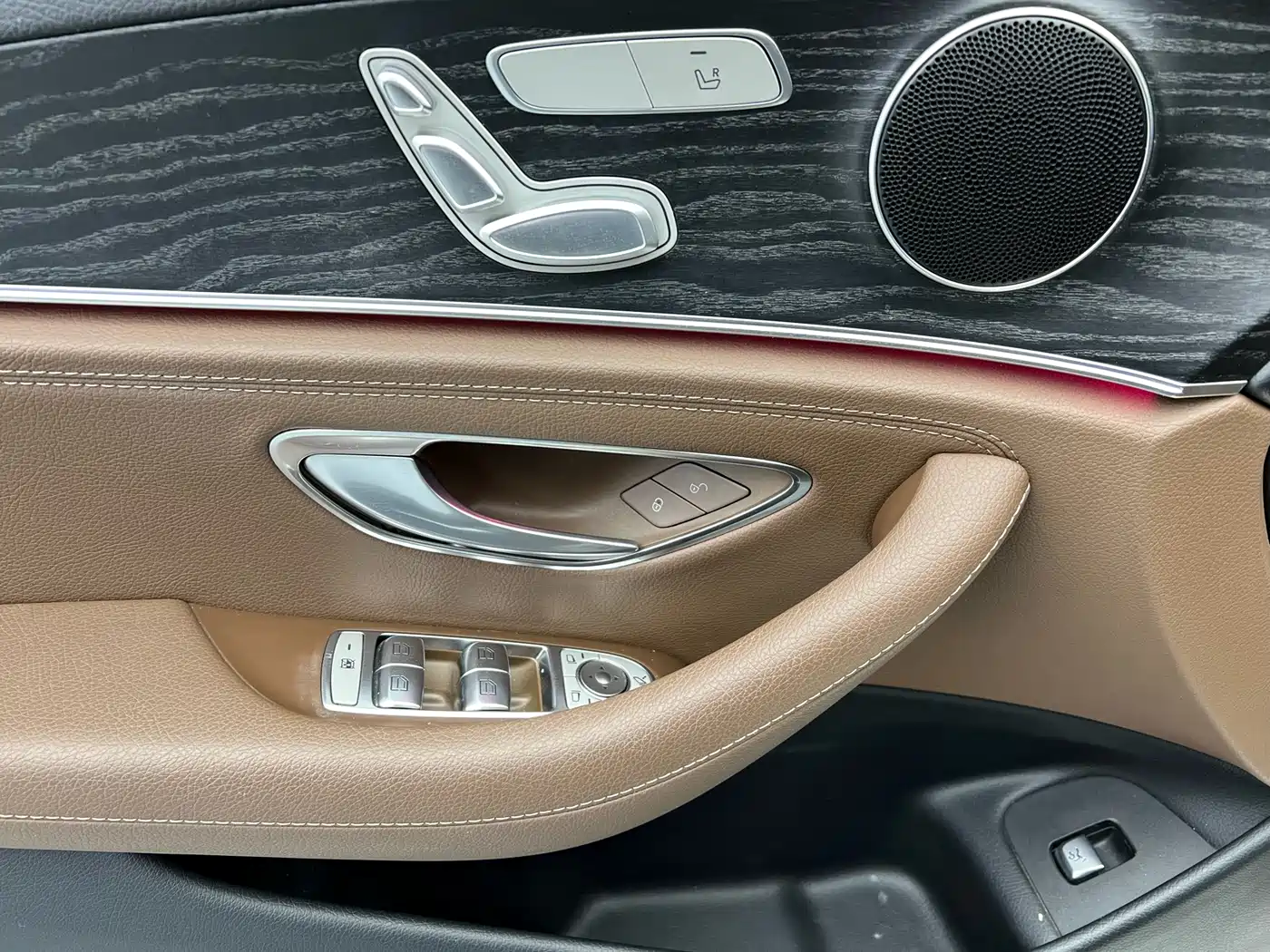 Mercedes-Benz E-Class 2019 E 260 L Sport фото 5