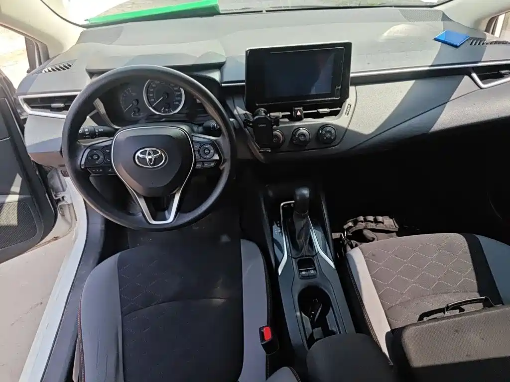 Photo 13 - Toyota Corolla