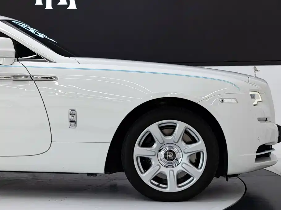 Фото 22 - Rolls-Royce Wraith