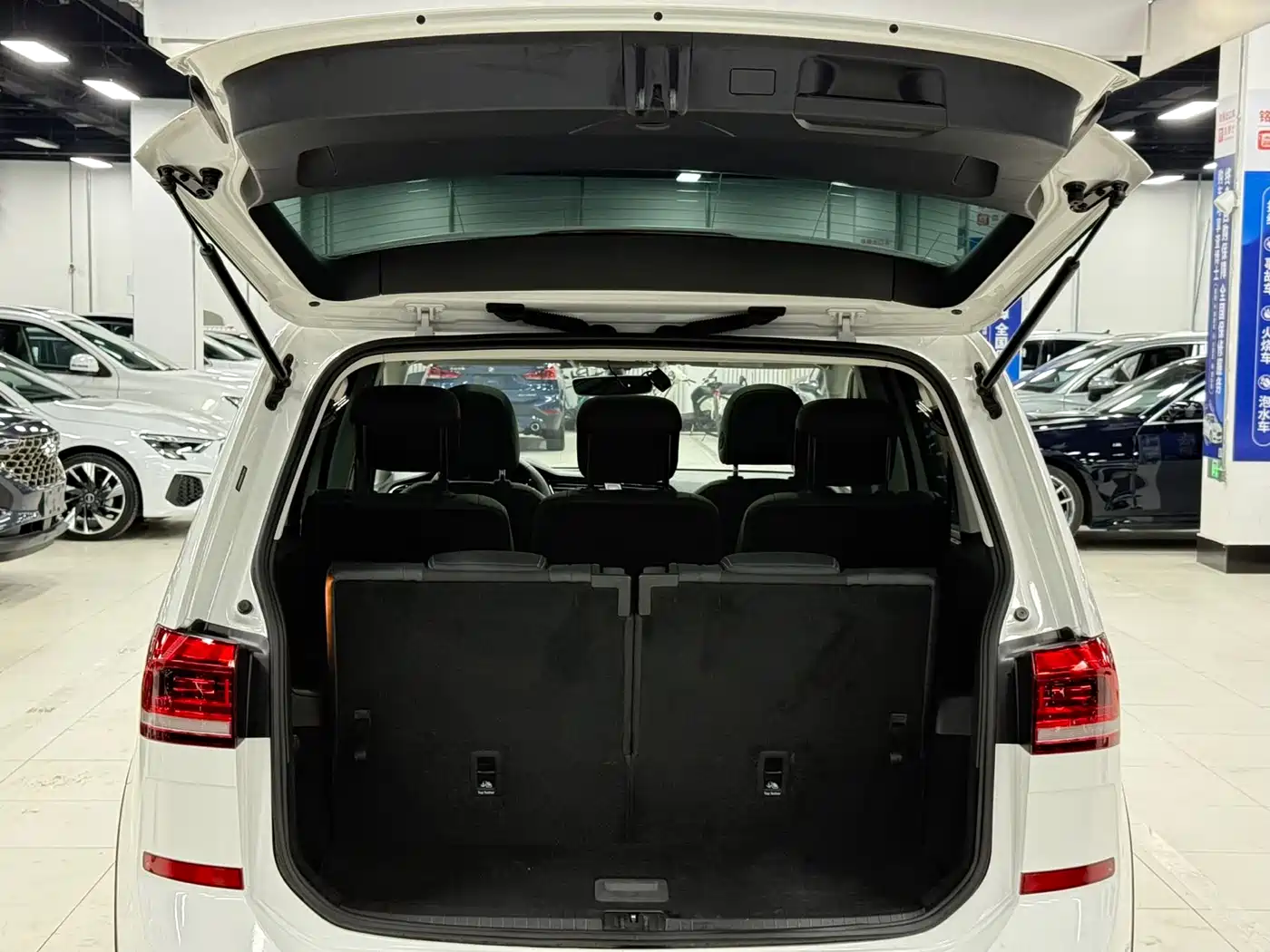 Volkswagen Touran 2022 2022 Touran L 280TSI DSG Frontier Edition 7-seater