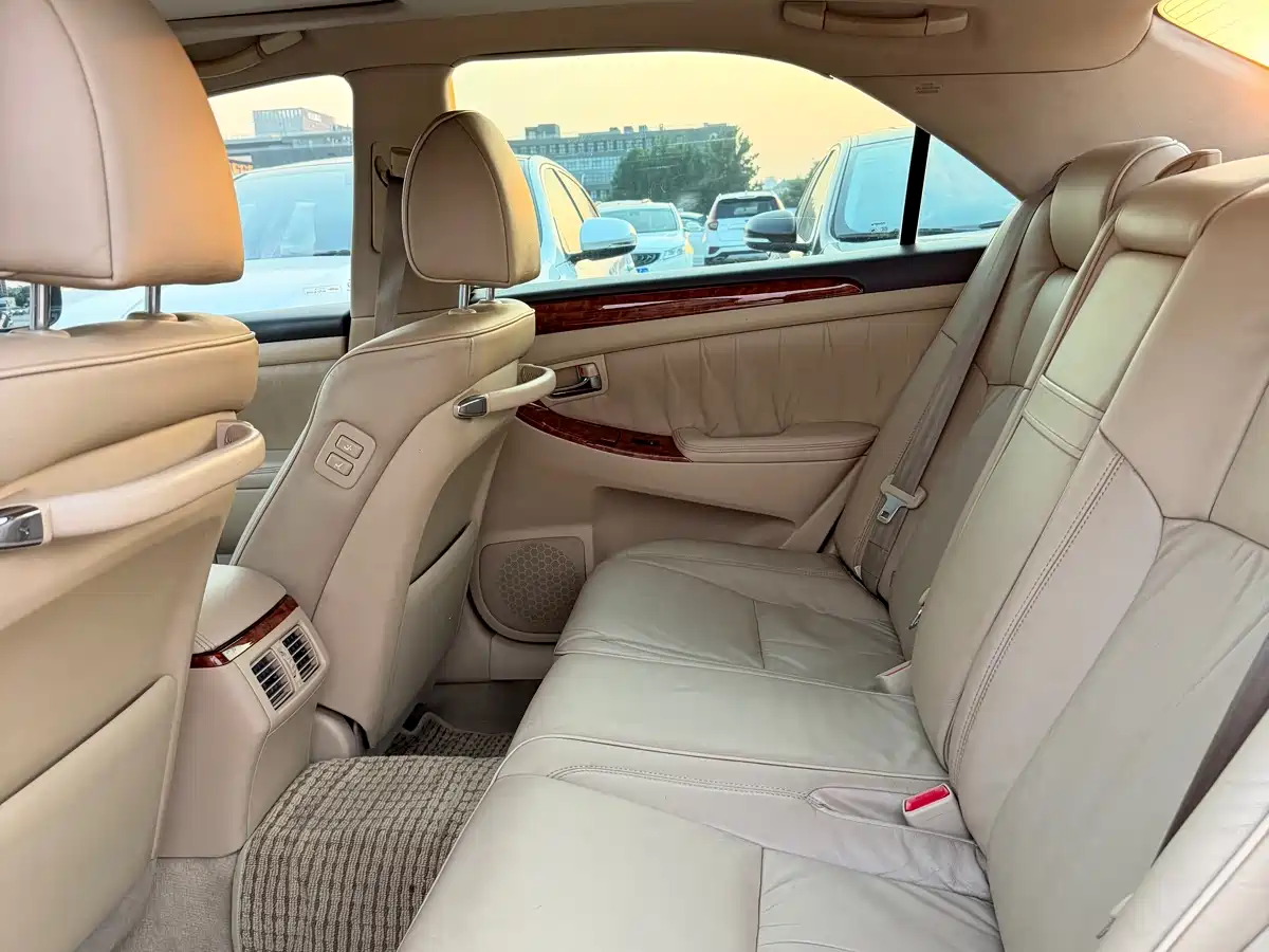 Toyota Crown 2006 2005 Model 3.0L Royal Saloon