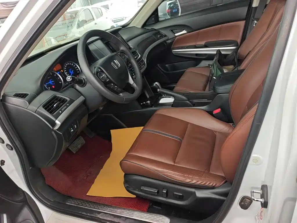 Photo 15 - Honda Crosstour