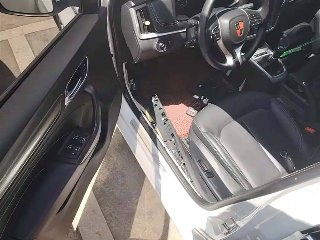 Roewe i6 2019 2020 PLUS 1.6L Manual 4G Connected Glory Flagship Edition