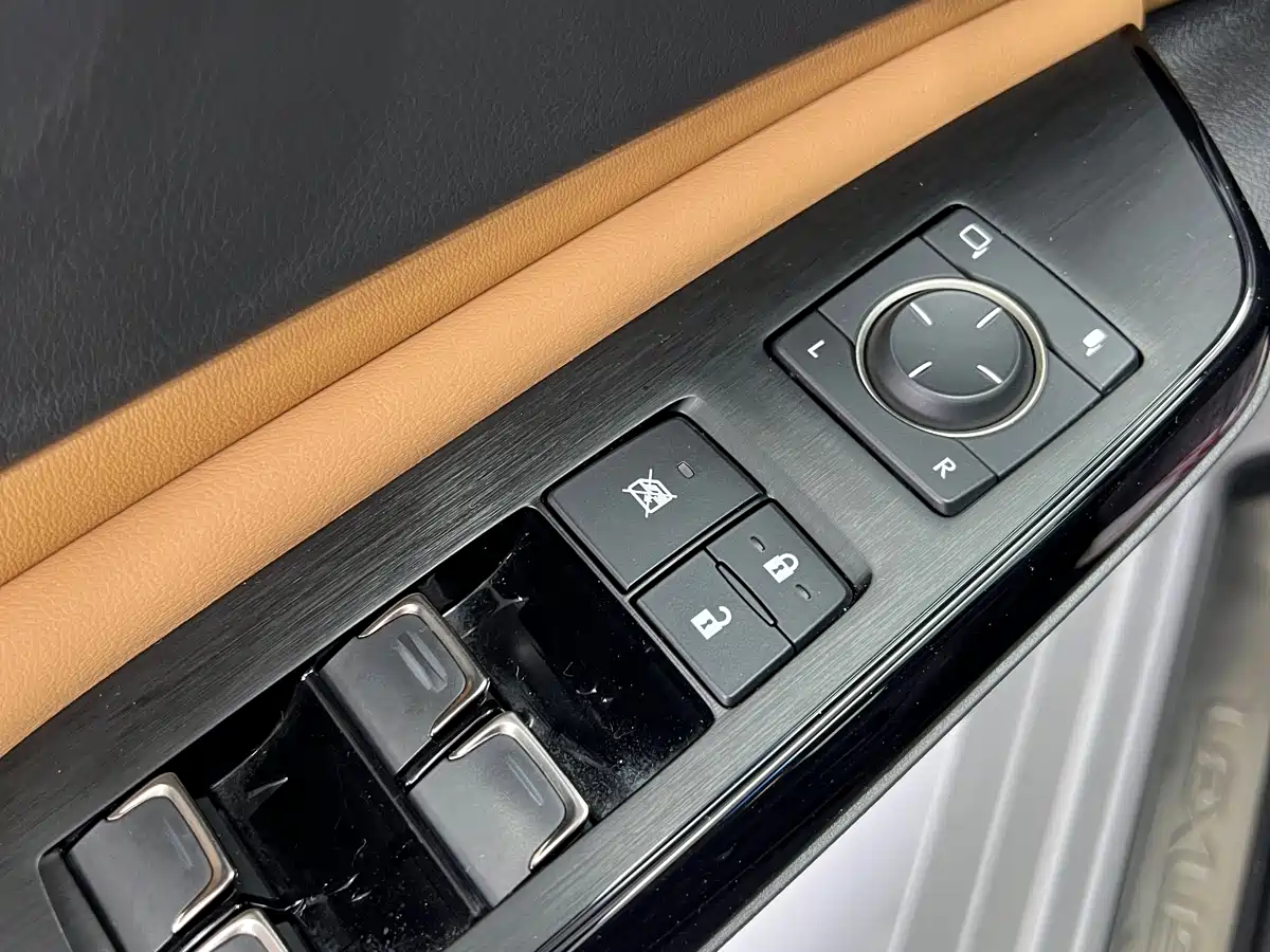 Lexus ES 2023 260 Excellence фото 11