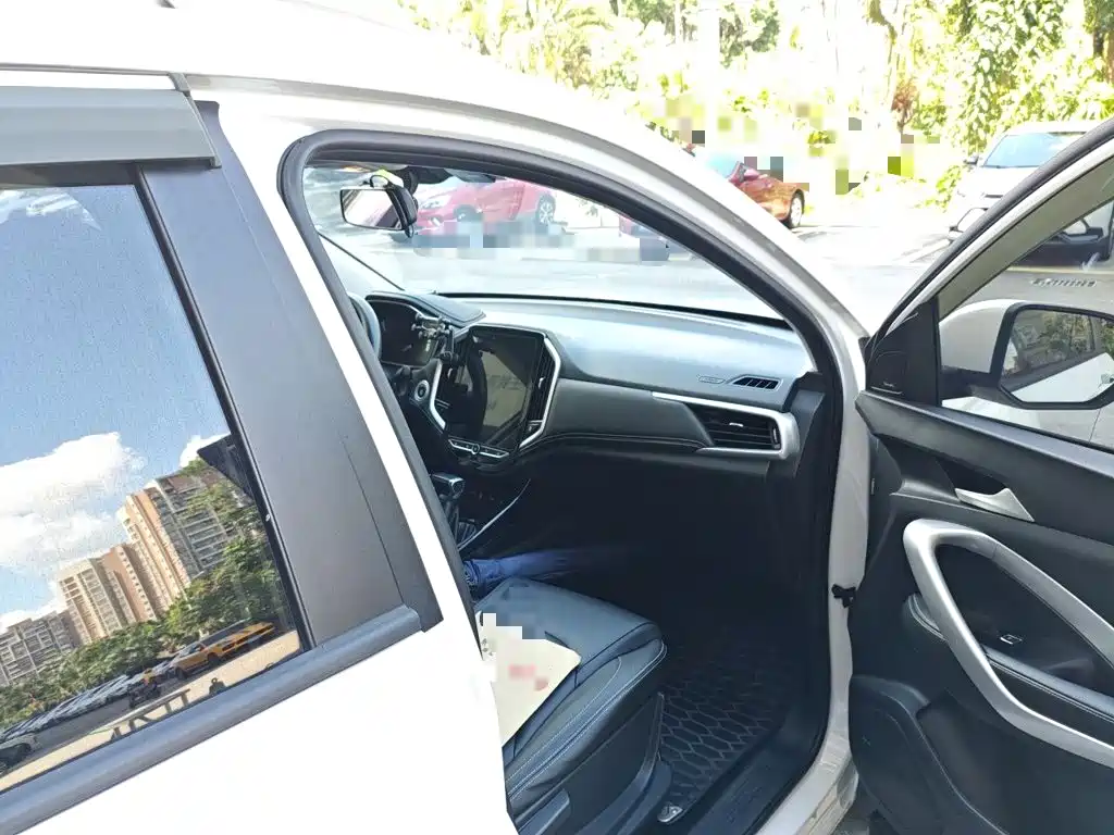 Baojun 530 2020 2020 1.5T CVT Luxury Connect 5-seater