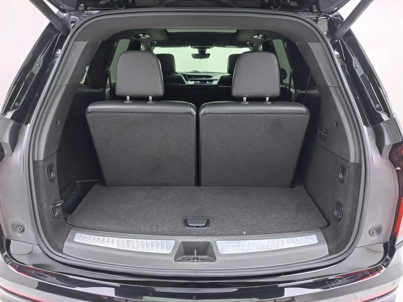 Photo 28 - Cadillac XT6