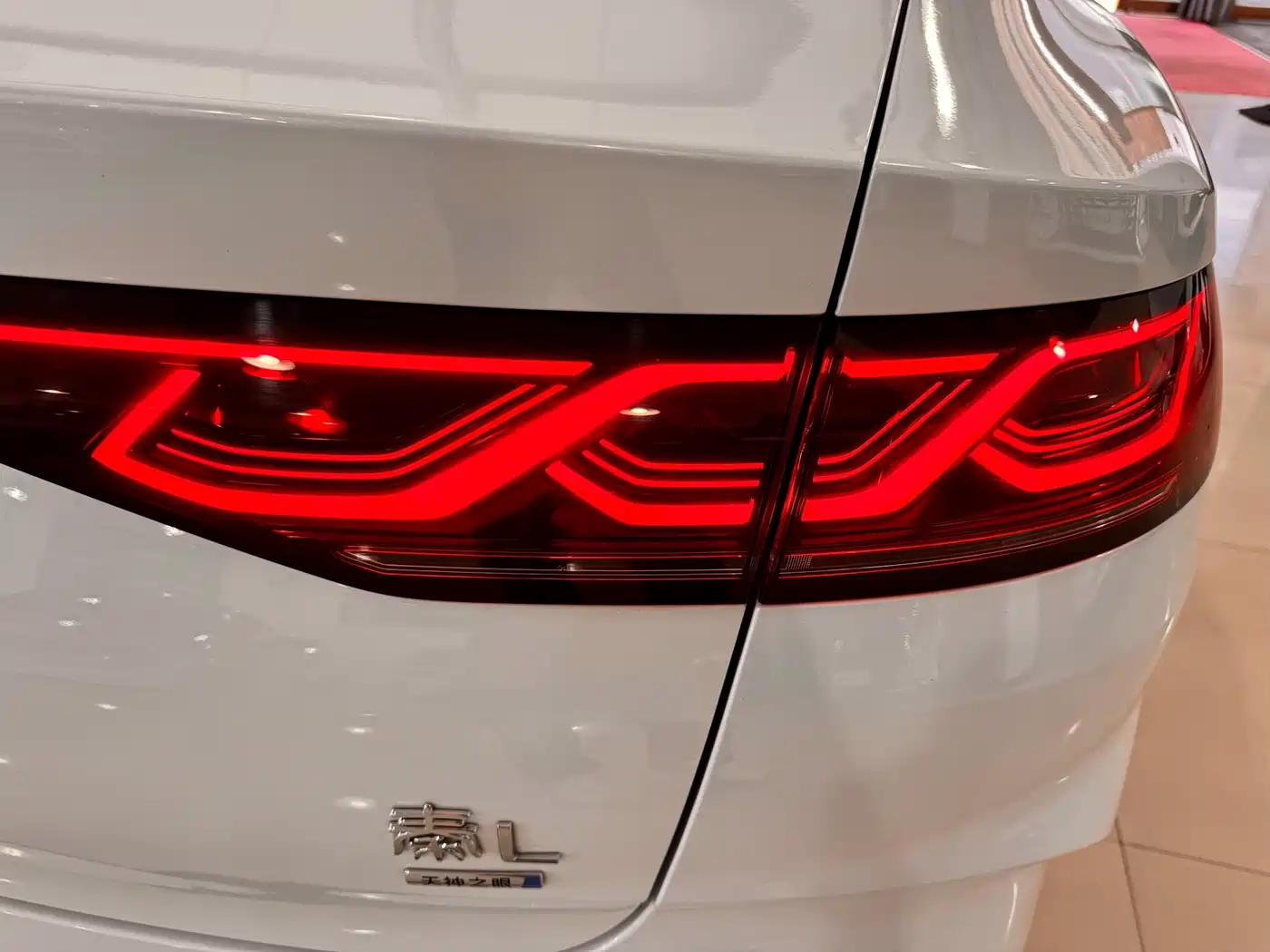 BYD Qin L 2025 DM-i Smart Drive Edition 120KM Surpassing фото 17