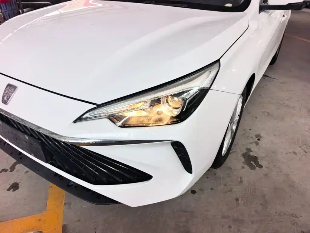 Фото 24 - Roewe i5