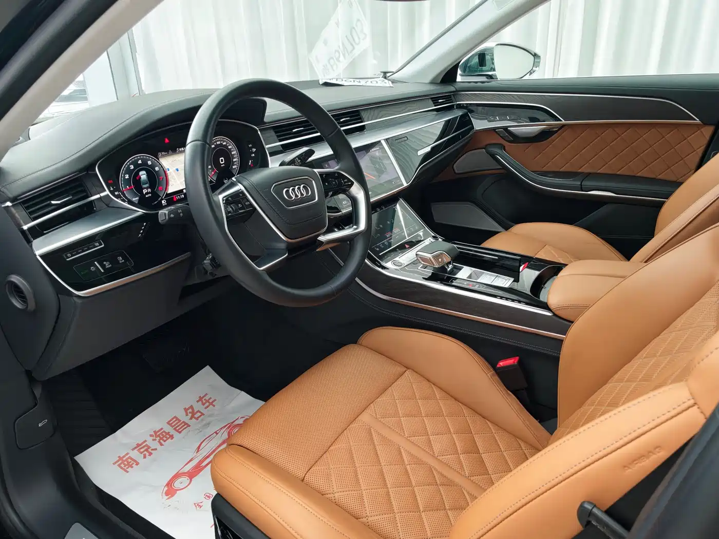 Audi A8 2022 A8L Horch Founder's Edition Legendary фото 4