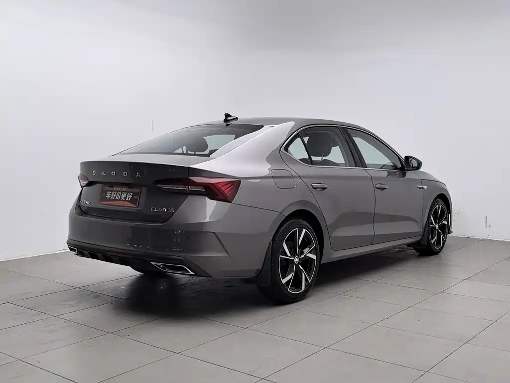 Фото 2 - Škoda Octavia