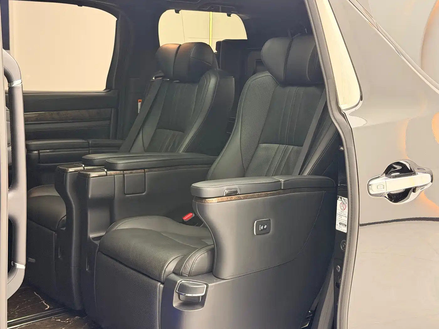 Toyota Alphard 2018 Facelift 3.5L Premium Edition фото 11