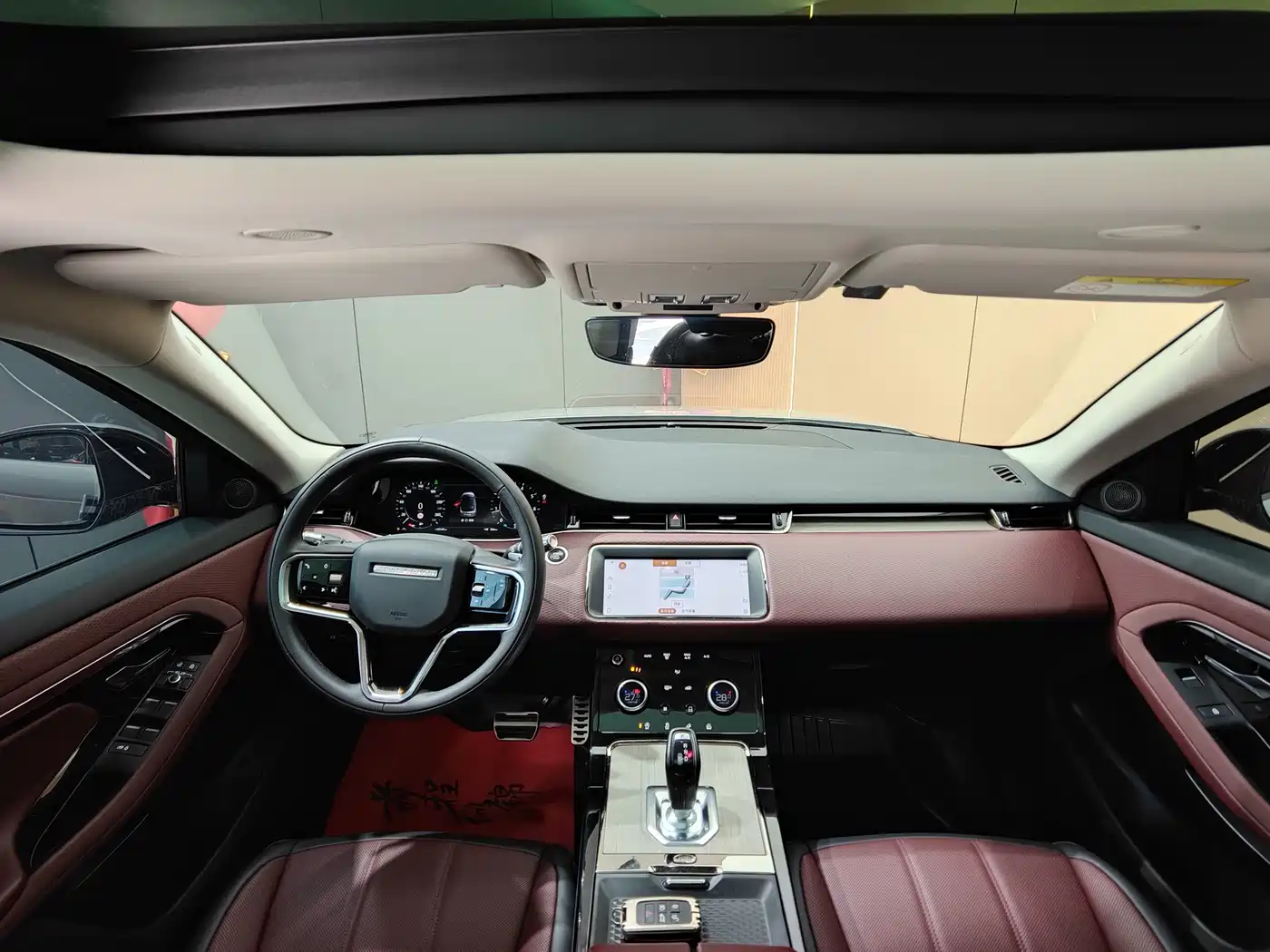 Land Rover Range Rover Evoque 2021 Range Rover Evoque L 249PS R-Dynamic S Performance Edition фото 7