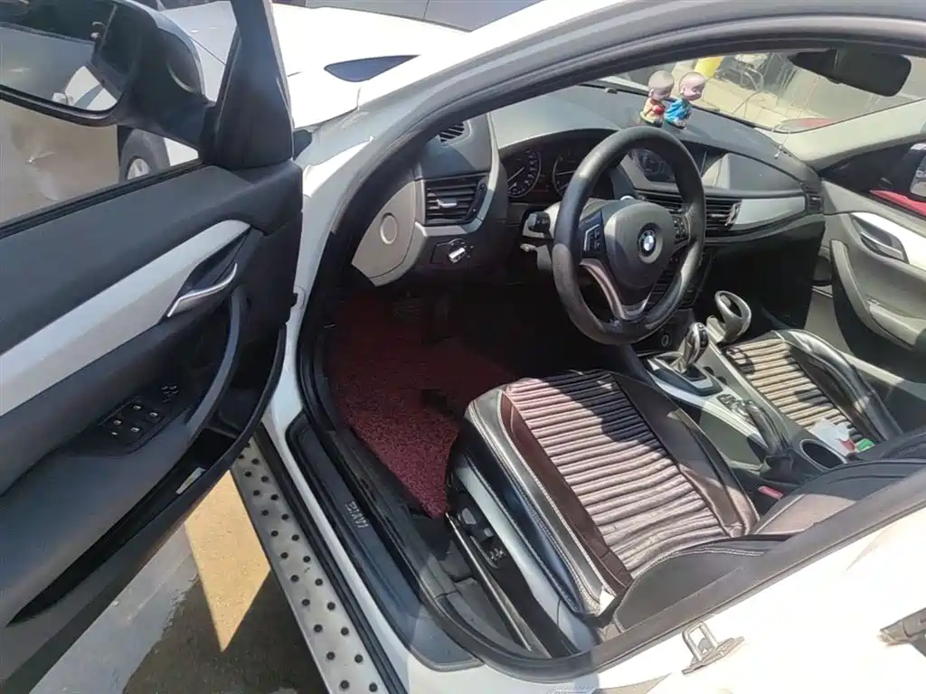BMW X1 2014 sDrive18i Leading Edition фото 16