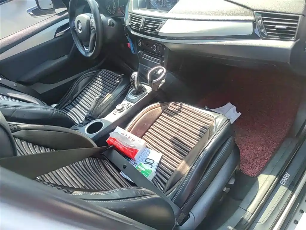 BMW X1 2014 sDrive18i Leading Edition фото 25