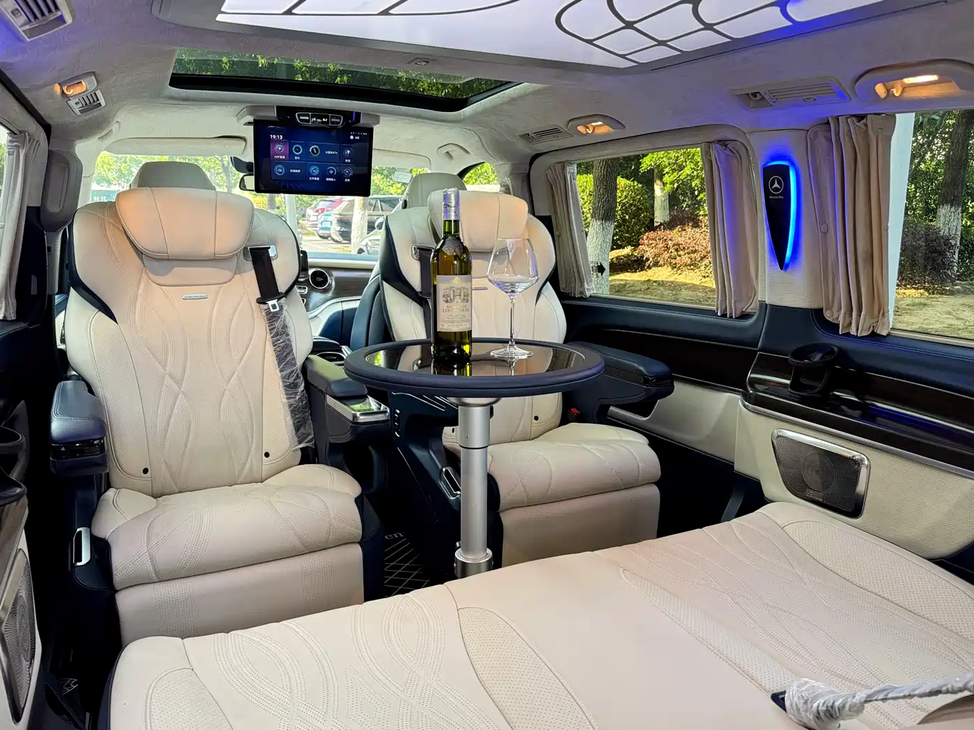 Mercedes-Benz V-Class 2021 V 260 Pilot Edition фото 26