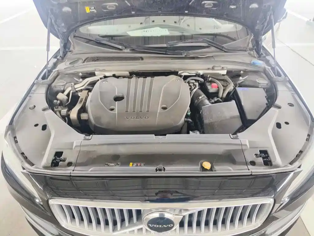 Фото 9 - Volvo S90