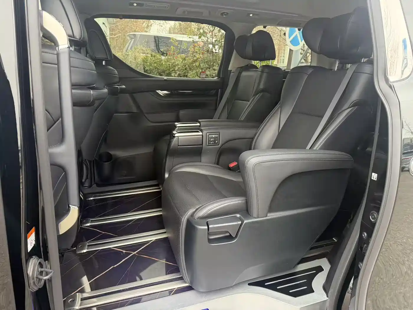 Toyota Vellfire 2023 Crown Hybrid 2.5L HV Premium фото 17