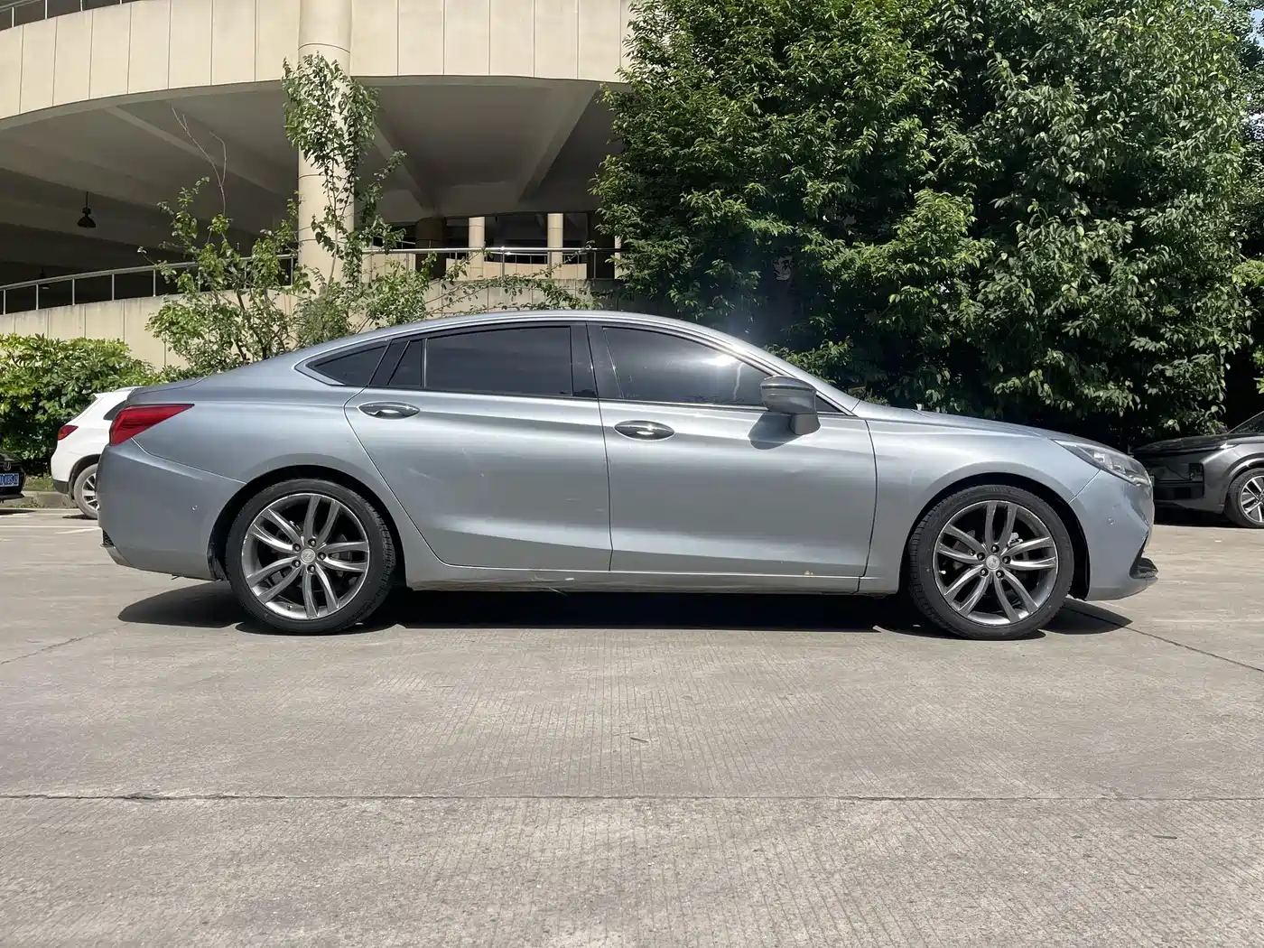 Hongqi H5 2018 30TD Smart Connected Royal Edition фото 11