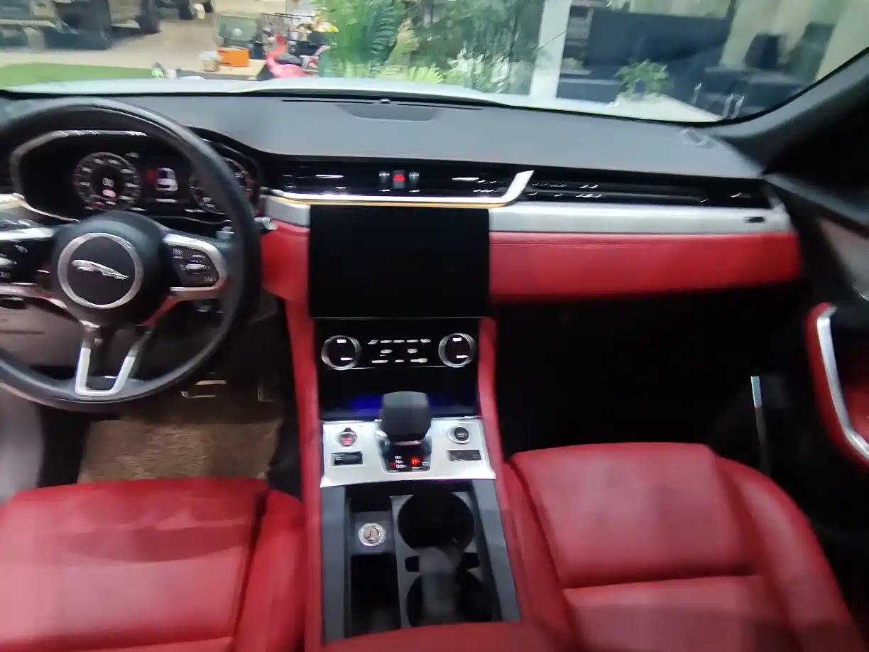 Jaguar F-PACE 2024 2024 P250 R-Dynamic SE