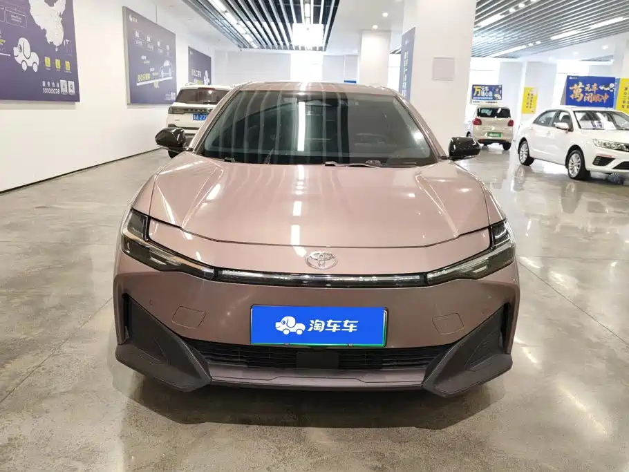 Фото 2 - Toyota bZ3