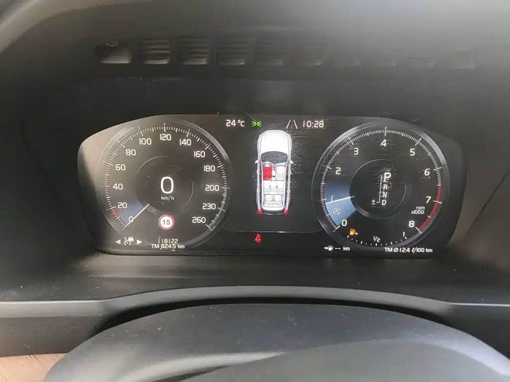 Photo 4 - Volvo XC90