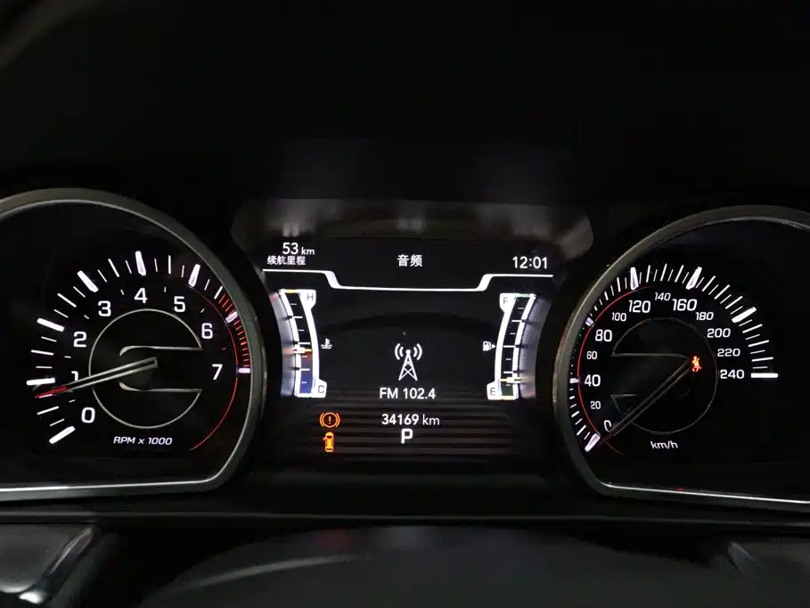 Фото 14 - Jeep Grand Commander