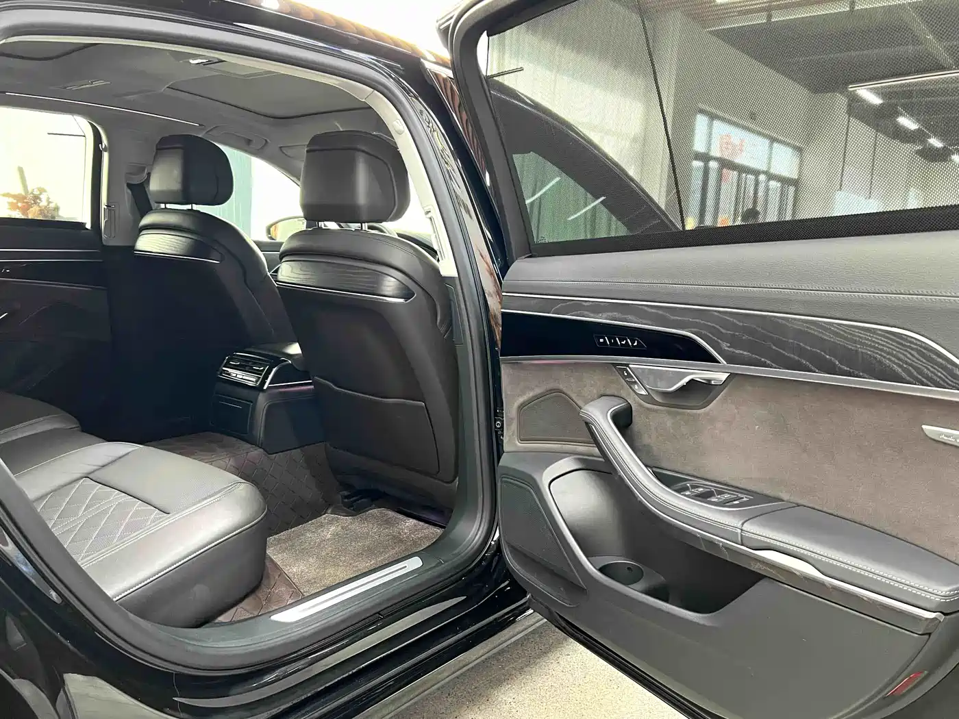 Audi A8 2025 A8L 50 TFSI quattro Exclusive Selection фото 13