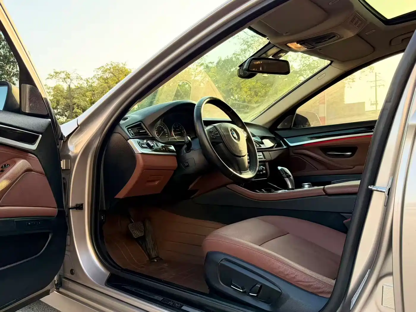 BMW 5 Series 2014 525Li Leading фото 4