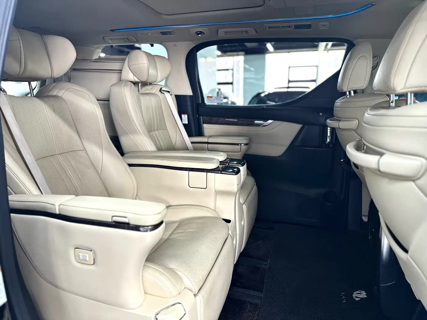 Toyota Alphard 2018 Facelift 3.5L Premium Edition фото 9