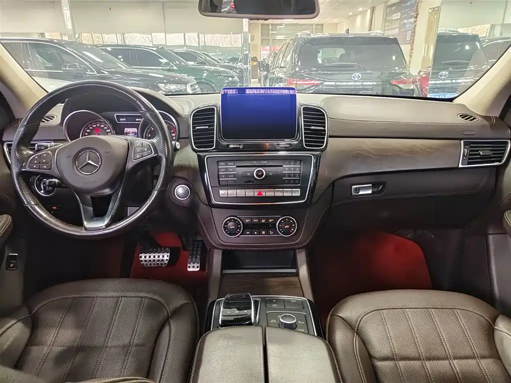 Mercedes-Benz GLE 2019 GLE 400 4MATIC Collector's Edition фото 8