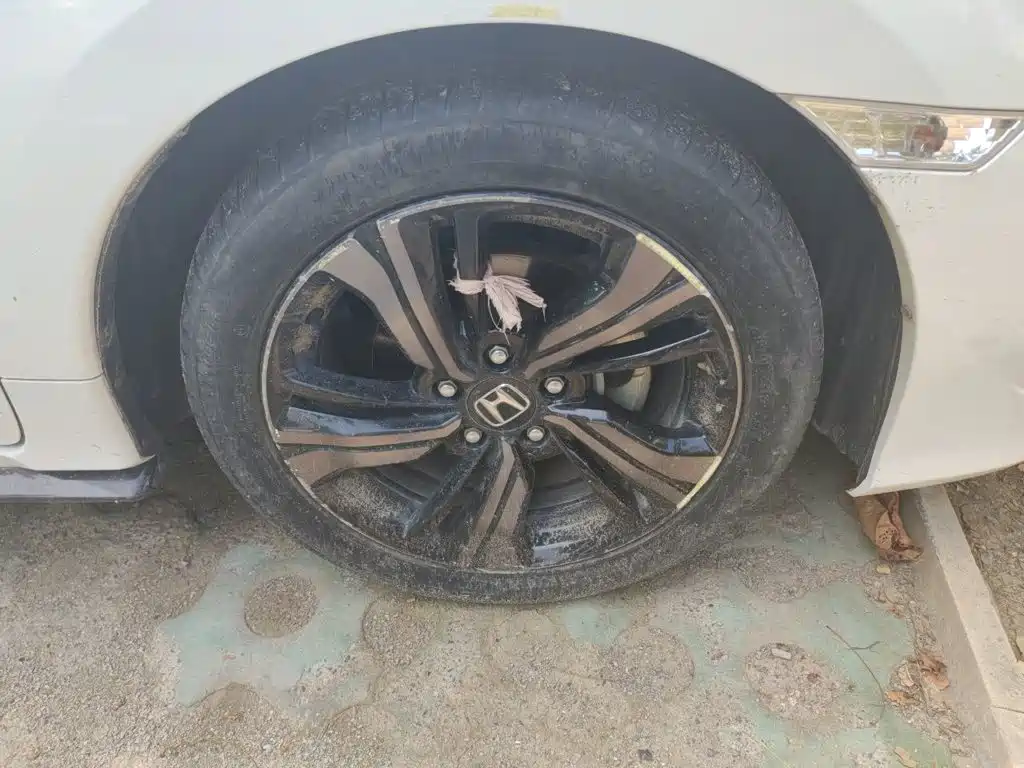 Фото 8 - Honda Civic