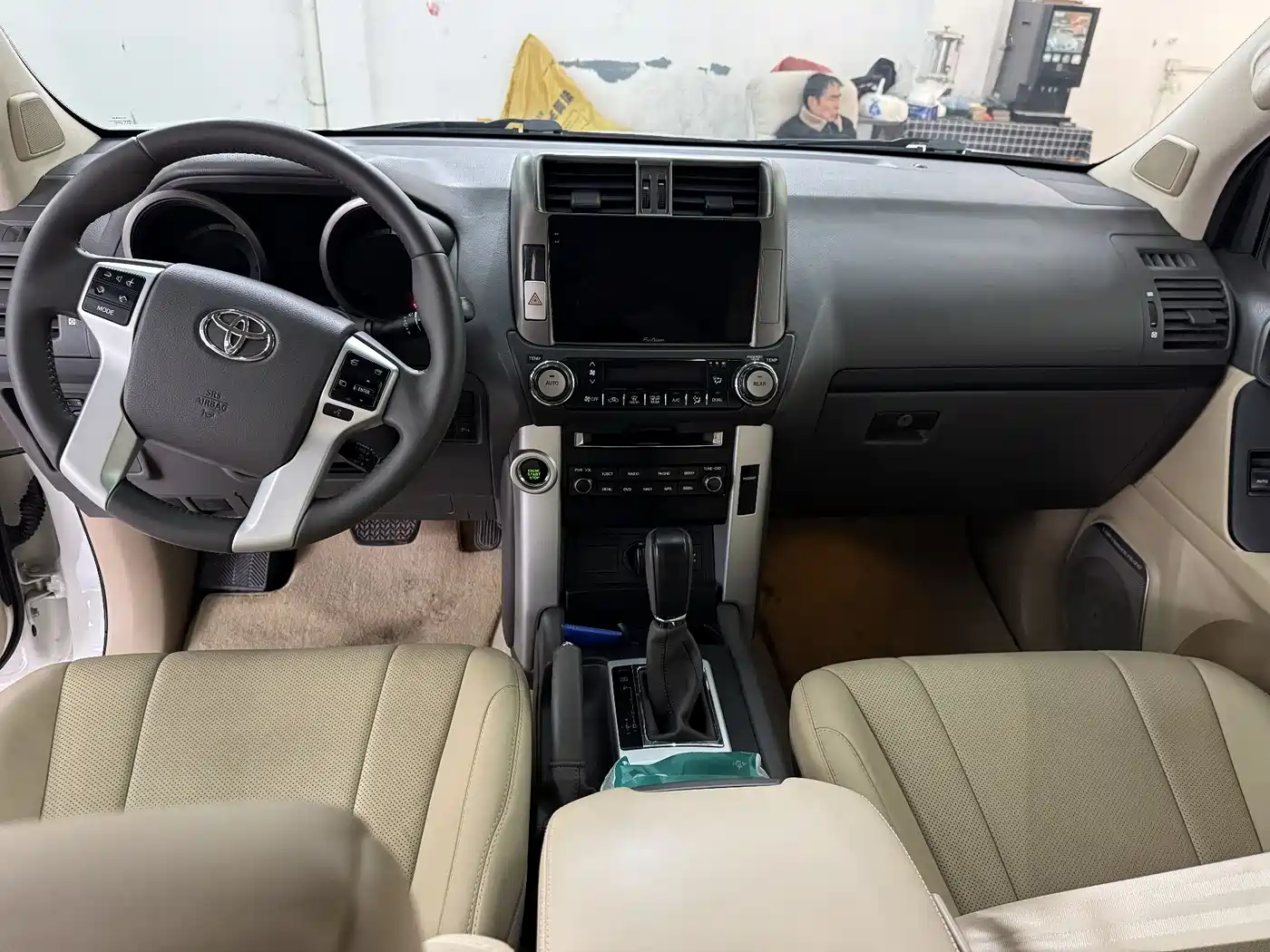 Toyota Prado 2010 4.0L Automatic TX-L фото 9