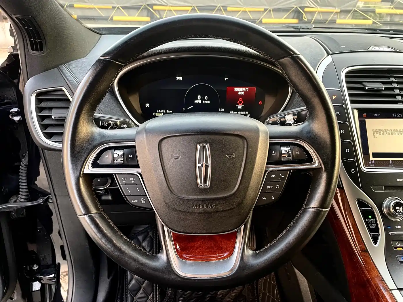 LINCOLN NAVIGATOR (IMPORT)