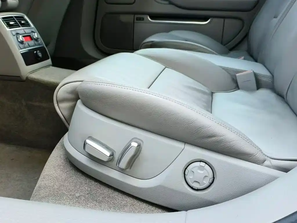 Фото 5 - Audi A8