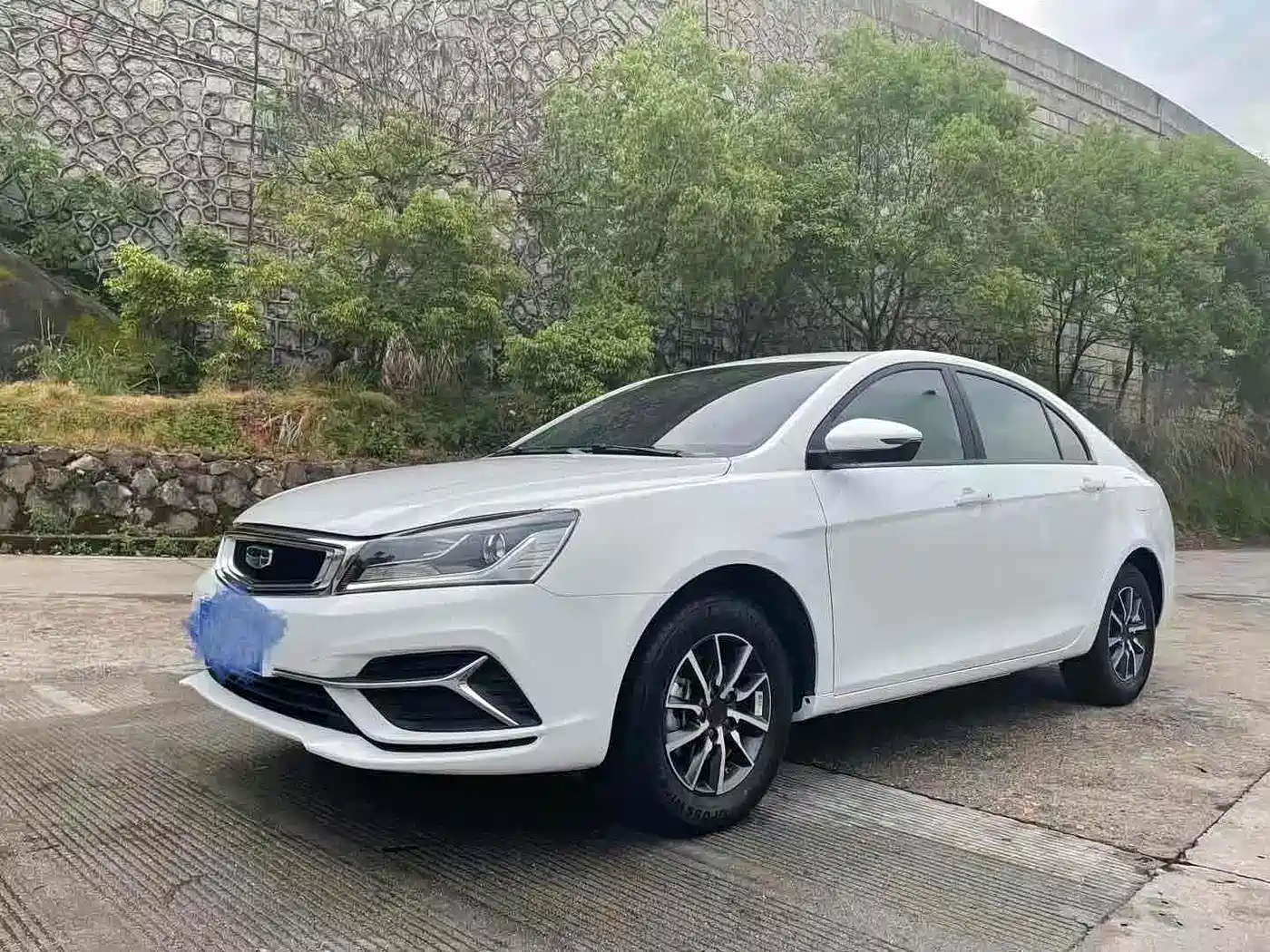 Photo 1 - Geely Emgrand