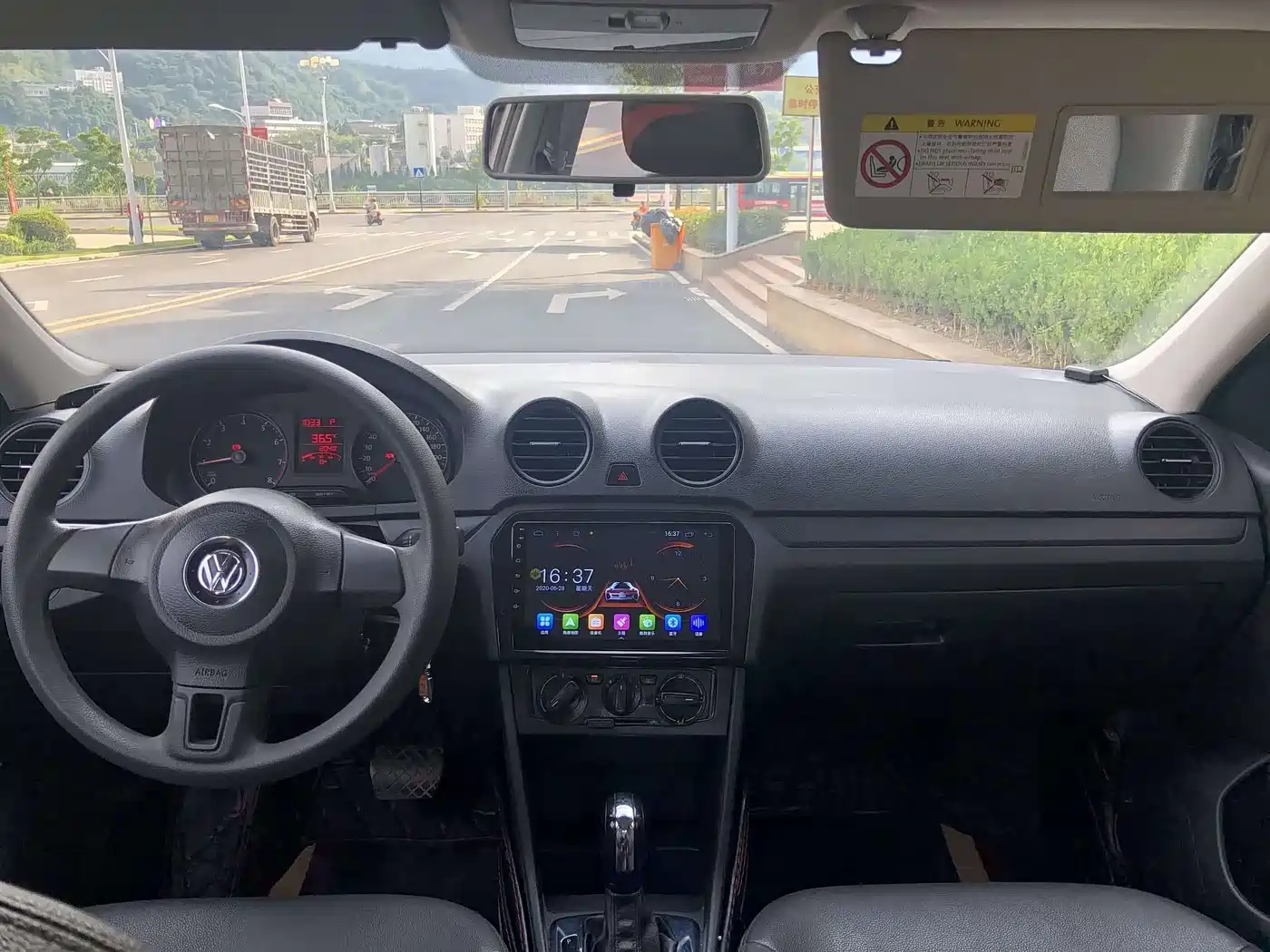 Volkswagen Jetta 2015 1.6L Auto Trend фото 7