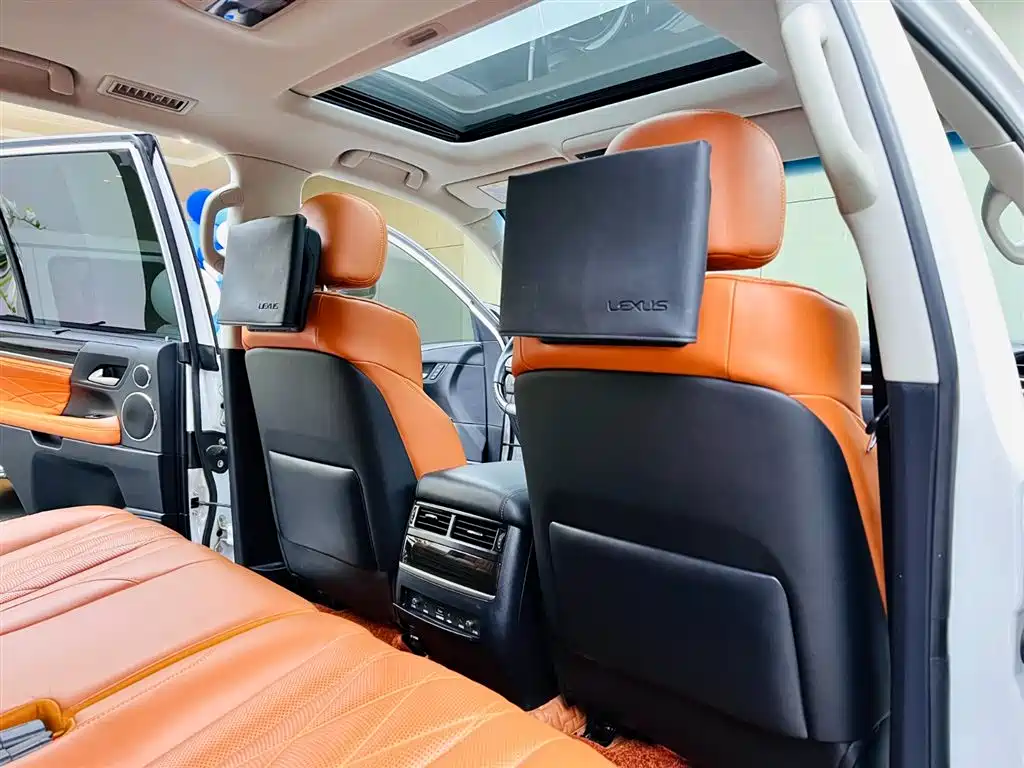 Lexus LX 2019 570 Peak Special Edition фото 17
