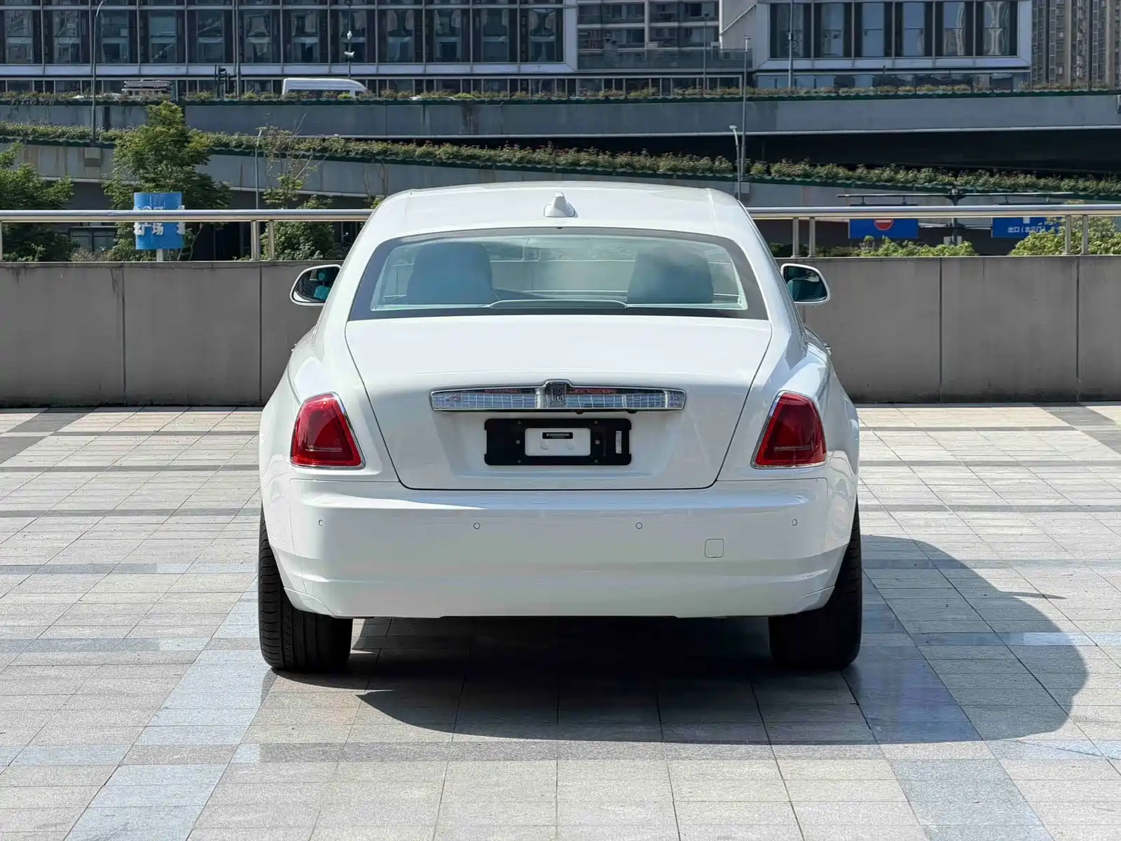Фото 2 - Rolls-Royce Ghost