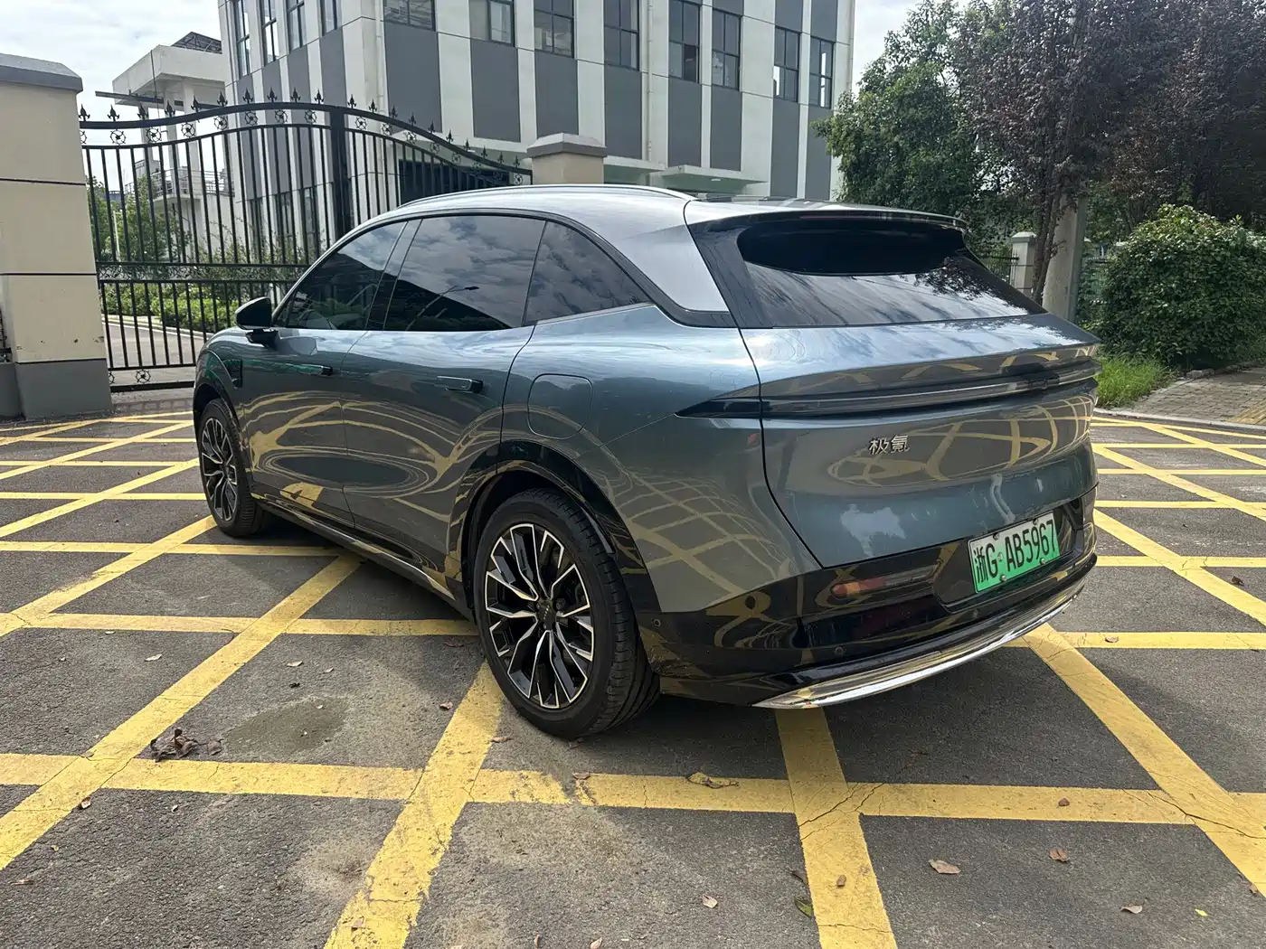 2025 ZEEKR 7X