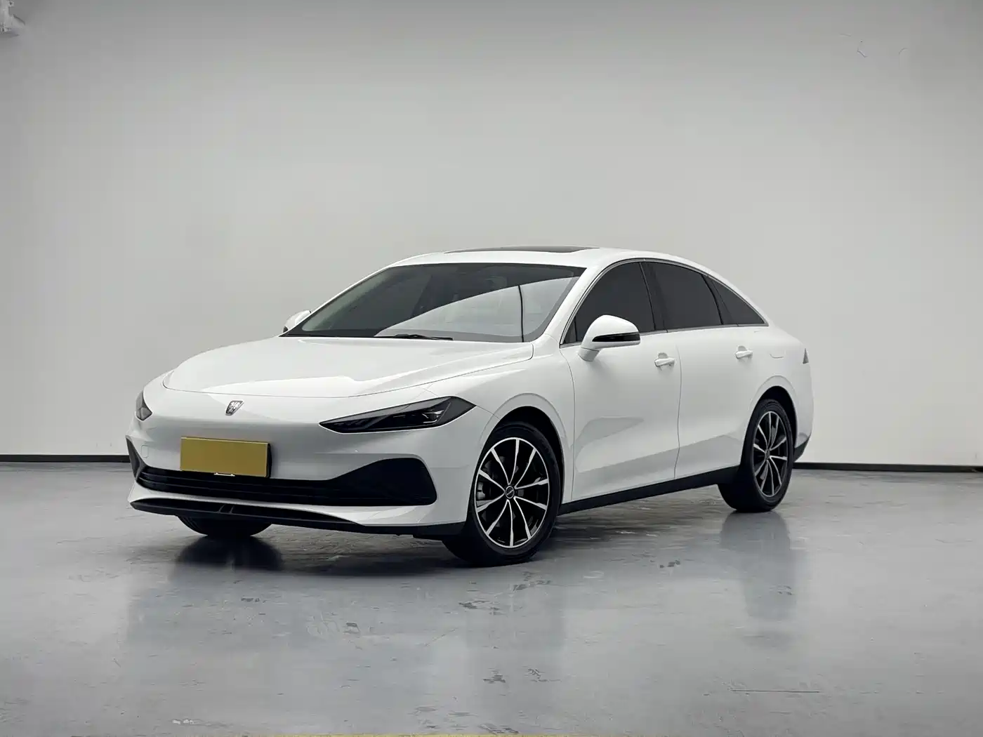 Roewe D7 2025 DMH 125km World Champion Edition