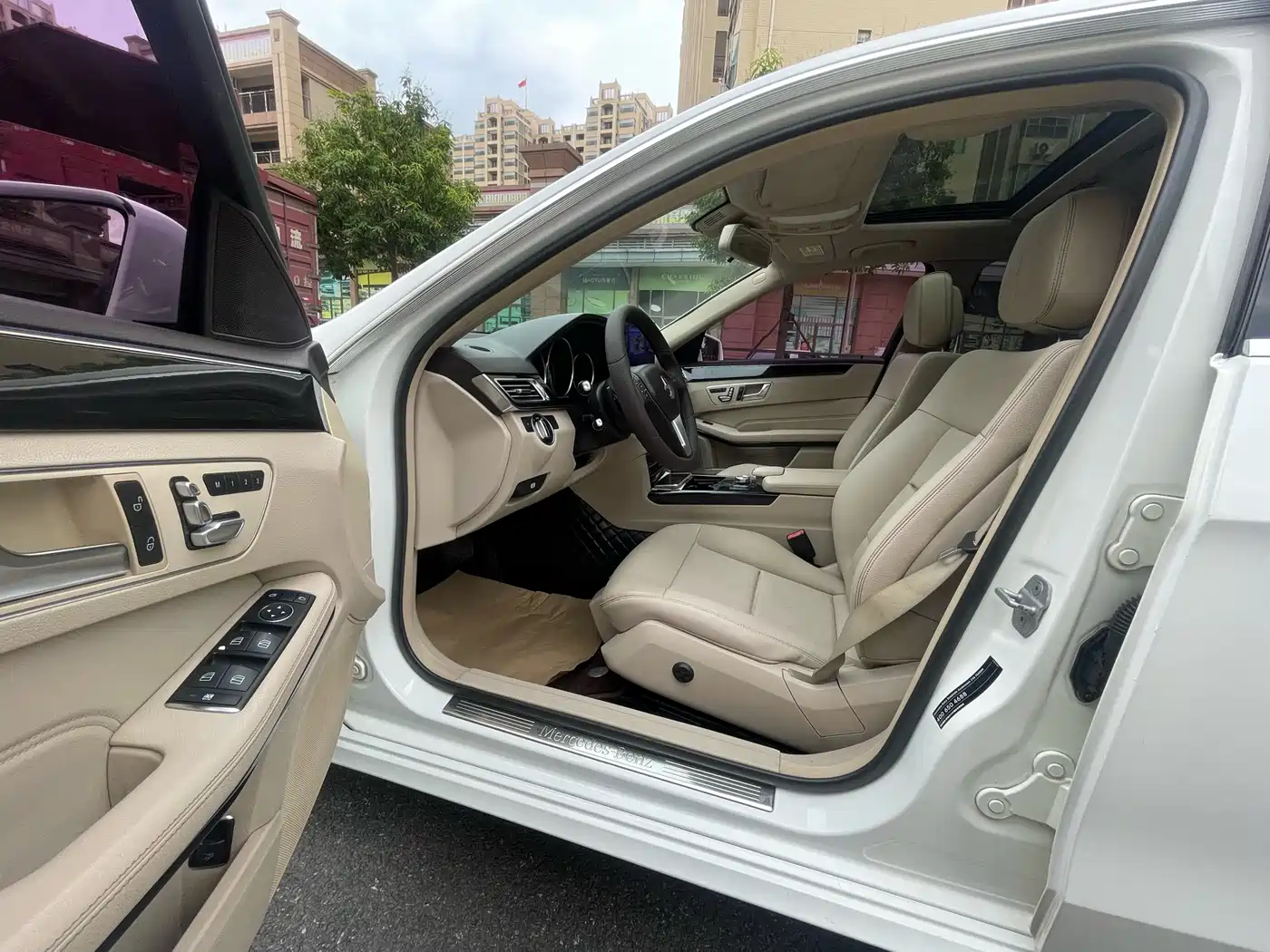 Mercedes-Benz E-Class 2014 E 260 L Sport фото 15